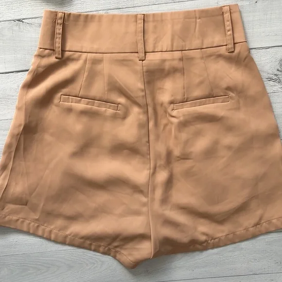 Fashion Nova 2 Piece Set Crop Blush Blouse and High Waist Shorts XS - Picture 8 of 8